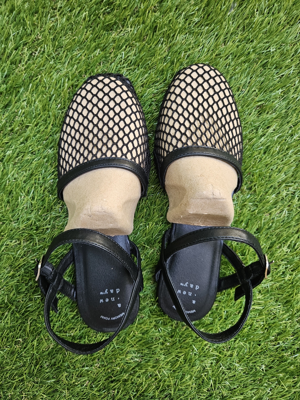 A New Day Black Mesh Square Toe Ankle Strap Flat Sandals Size 9 Excelent!